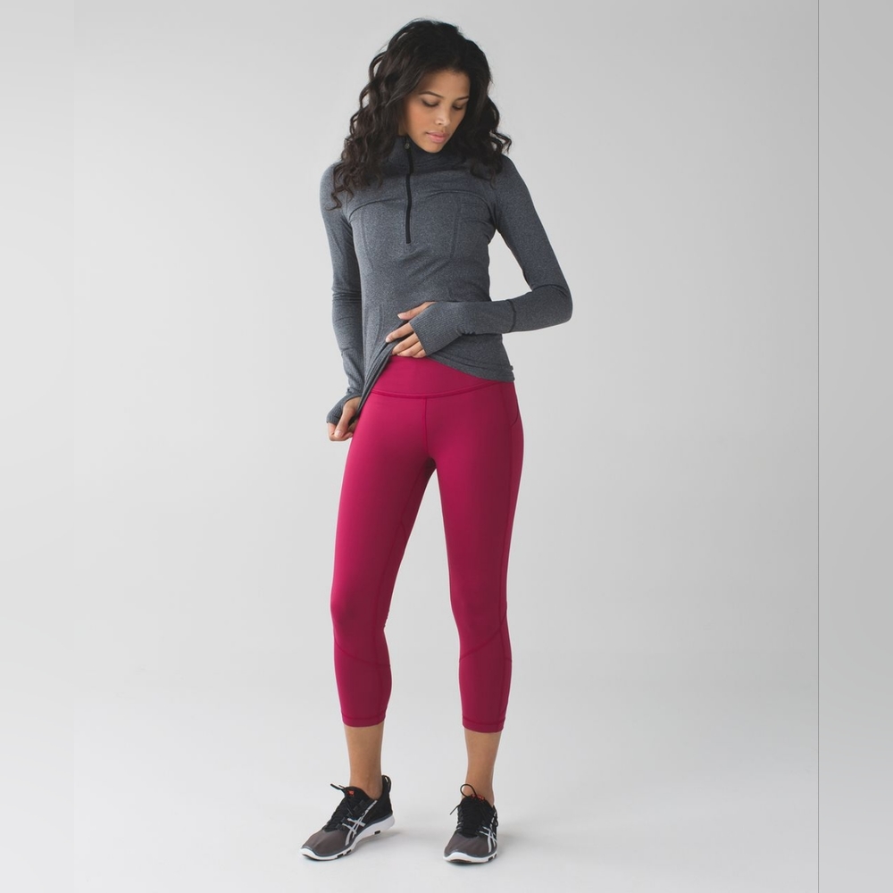 EUC Lululemon Pace Rival Crop Berry Rumble size 6